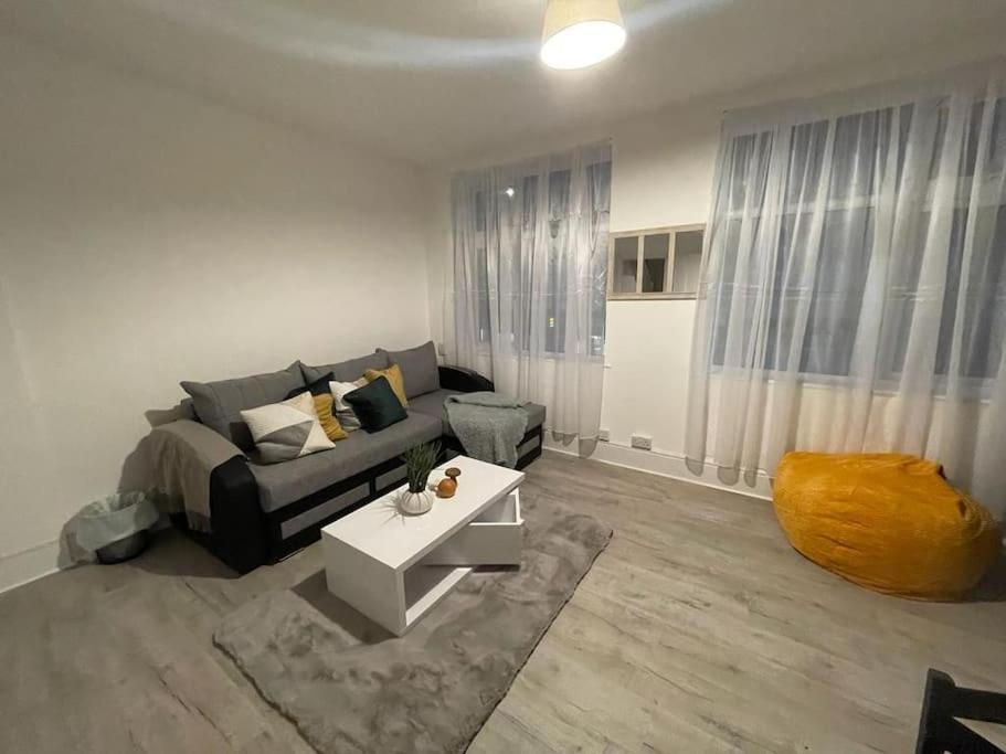Comfortable 2 Bedroom On Tower Bridge Londres Exterior foto